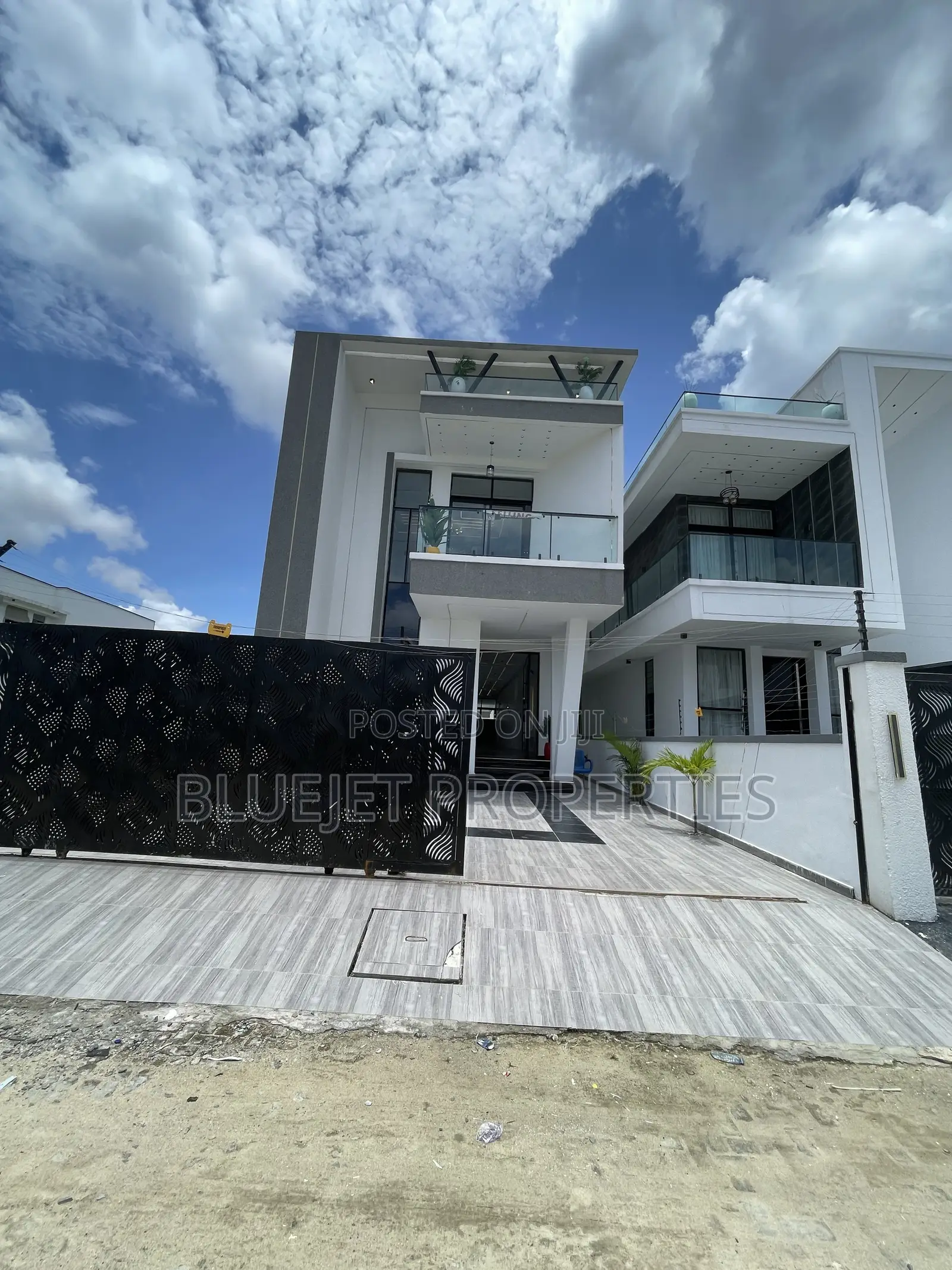 5bdrm Duplex in Ajah for sale in Ado / Ajah