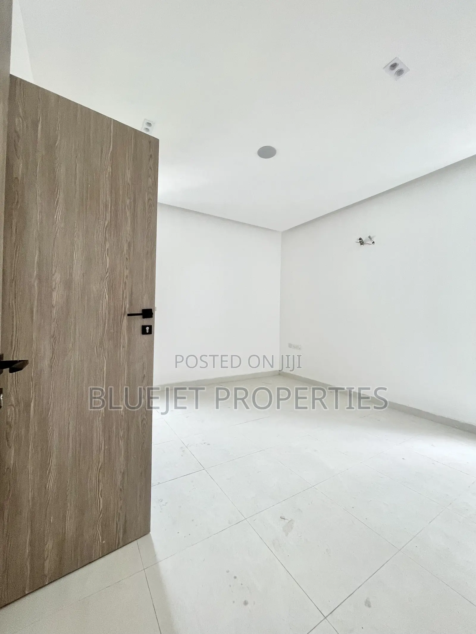 2bdrm Apartment in Osapa London for sale in Osapa london