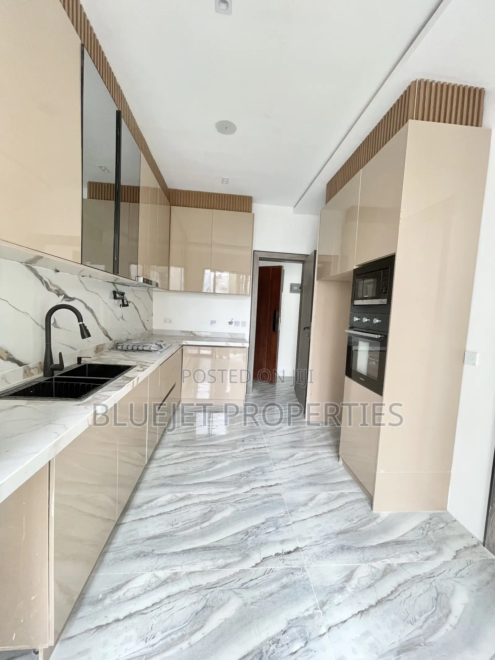 2bdrm Apartment in Osapa London for sale in Osapa london