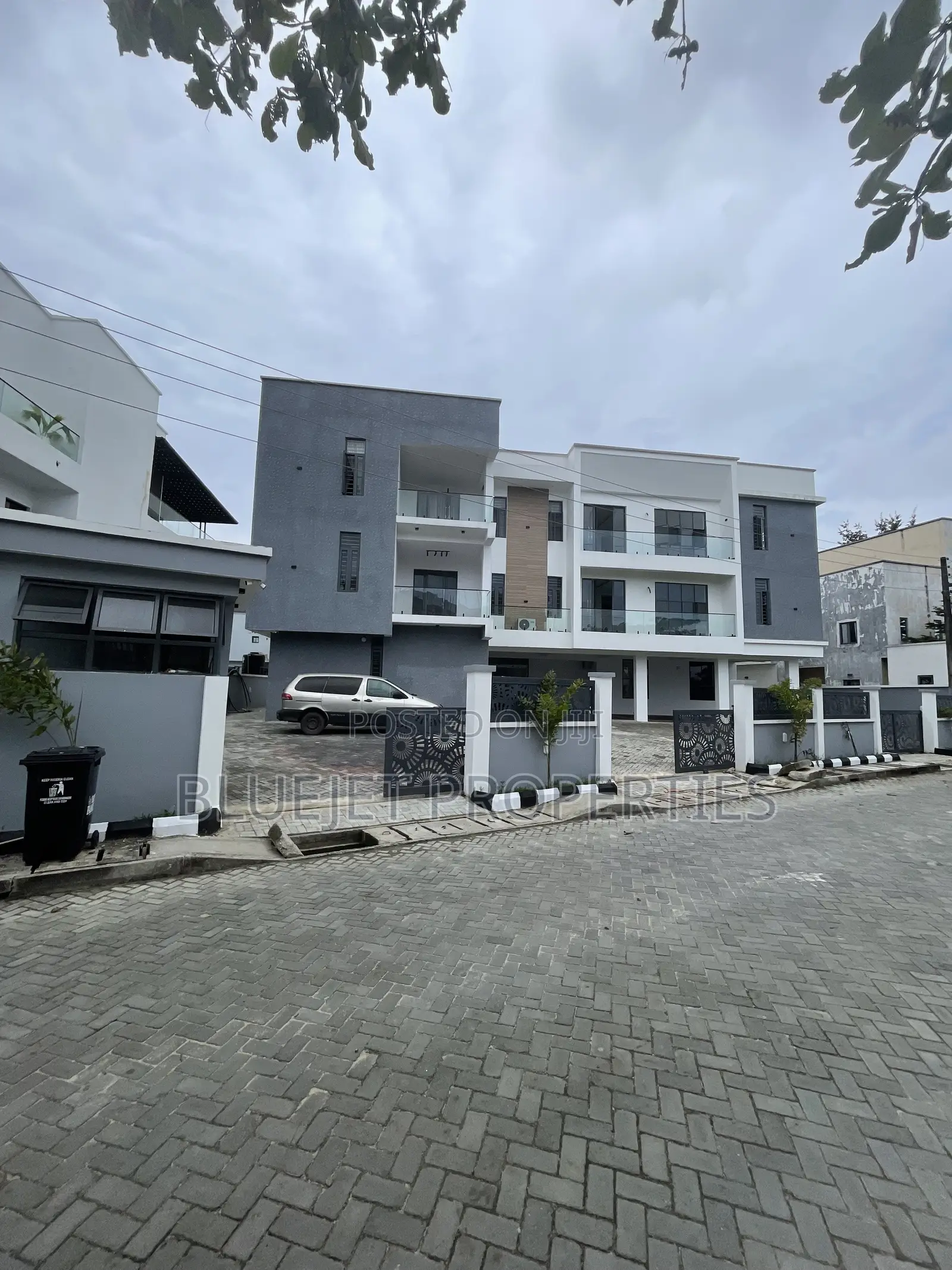 2bdrm Apartment in Osapa London for sale in Osapa london
