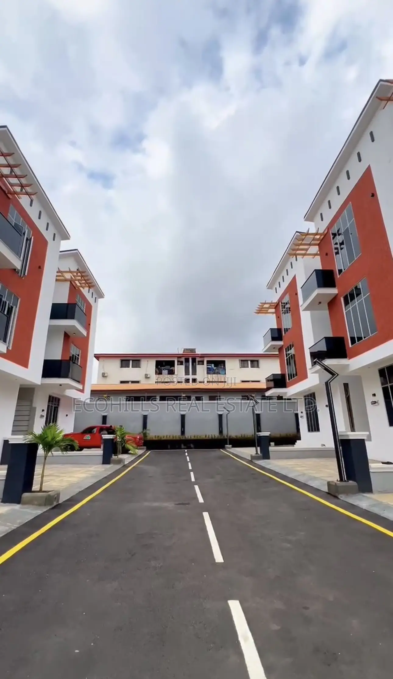 4bdrm Townhouse/Terrace in Utako for sale in Utako