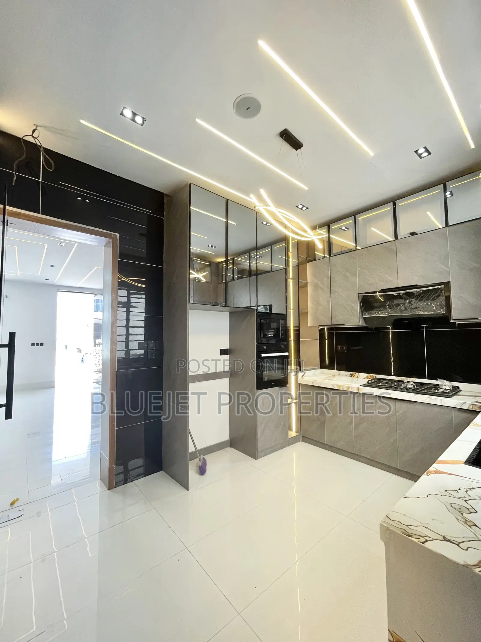 4bdrm Duplex in Ajah for sale in Ado / Ajah