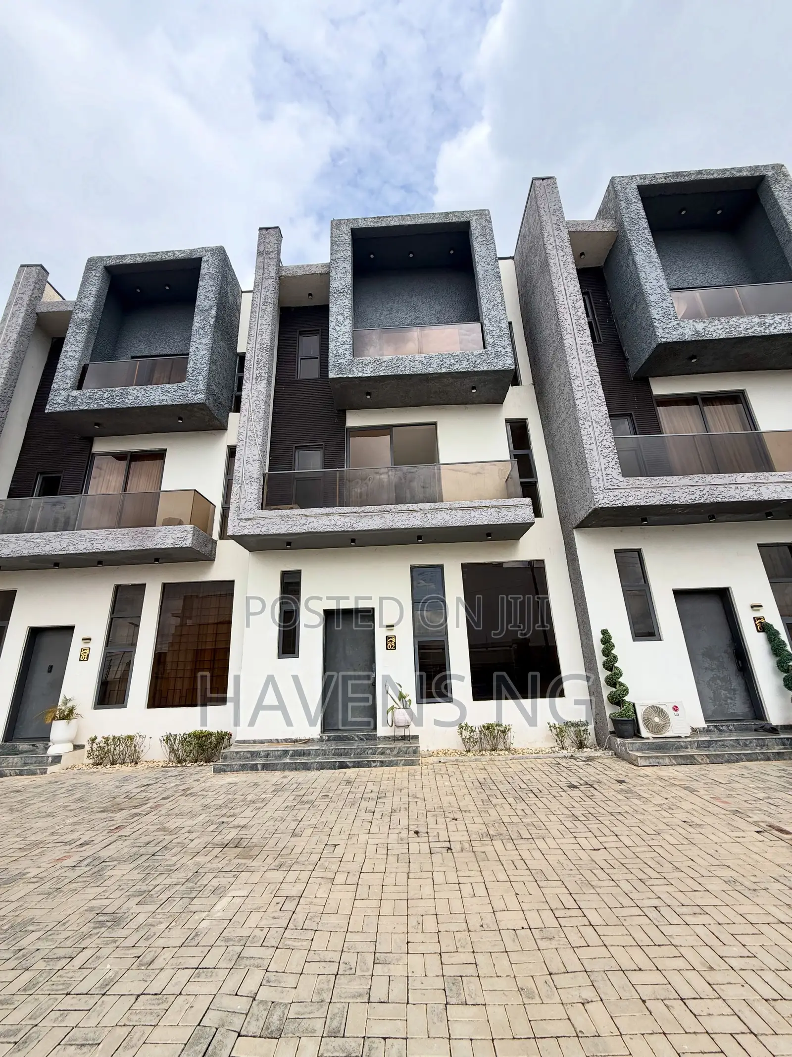 4bdrm Duplex in Jahi for sale in Jahi