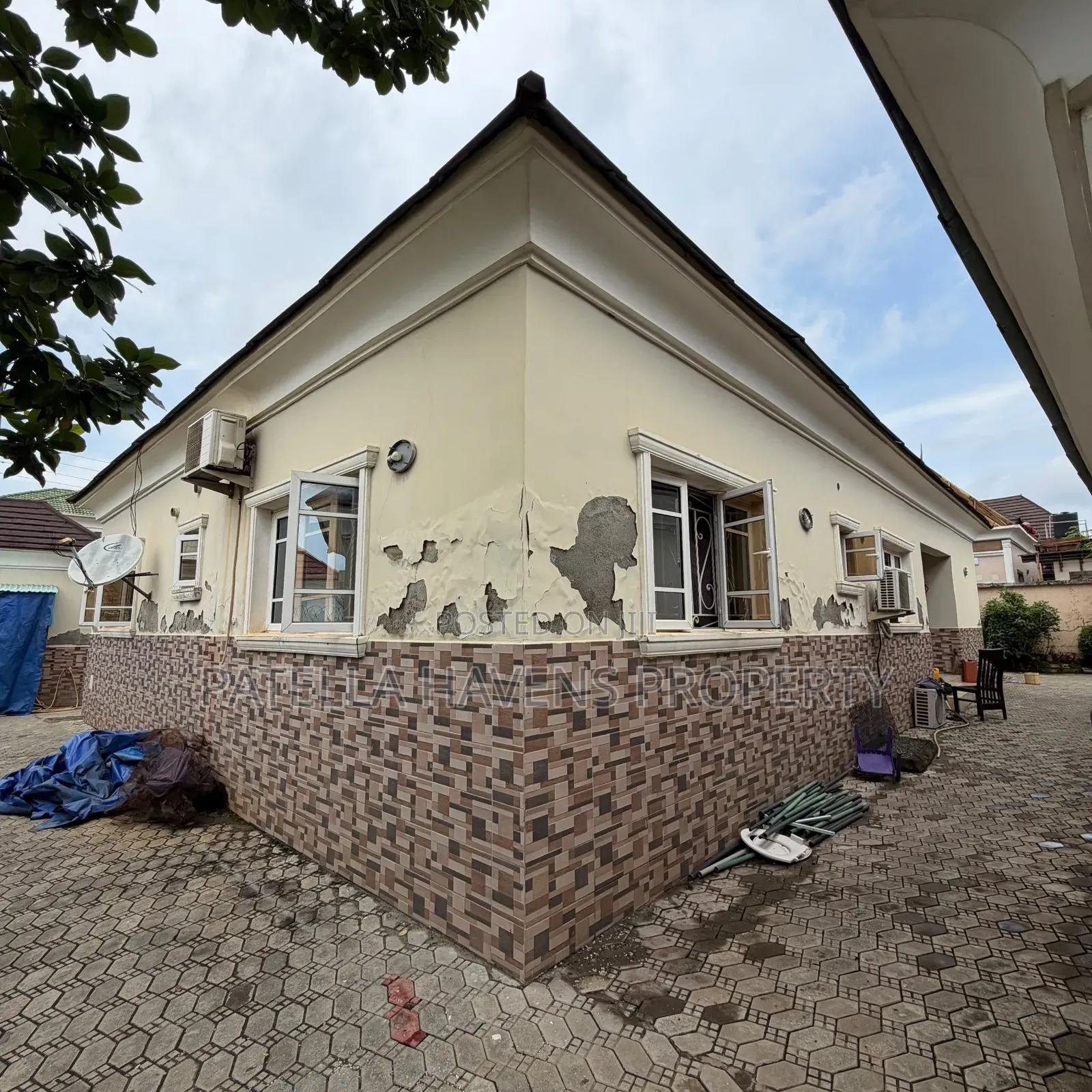 3bdrm Bungalow in Life Camp for sale in Life Camp