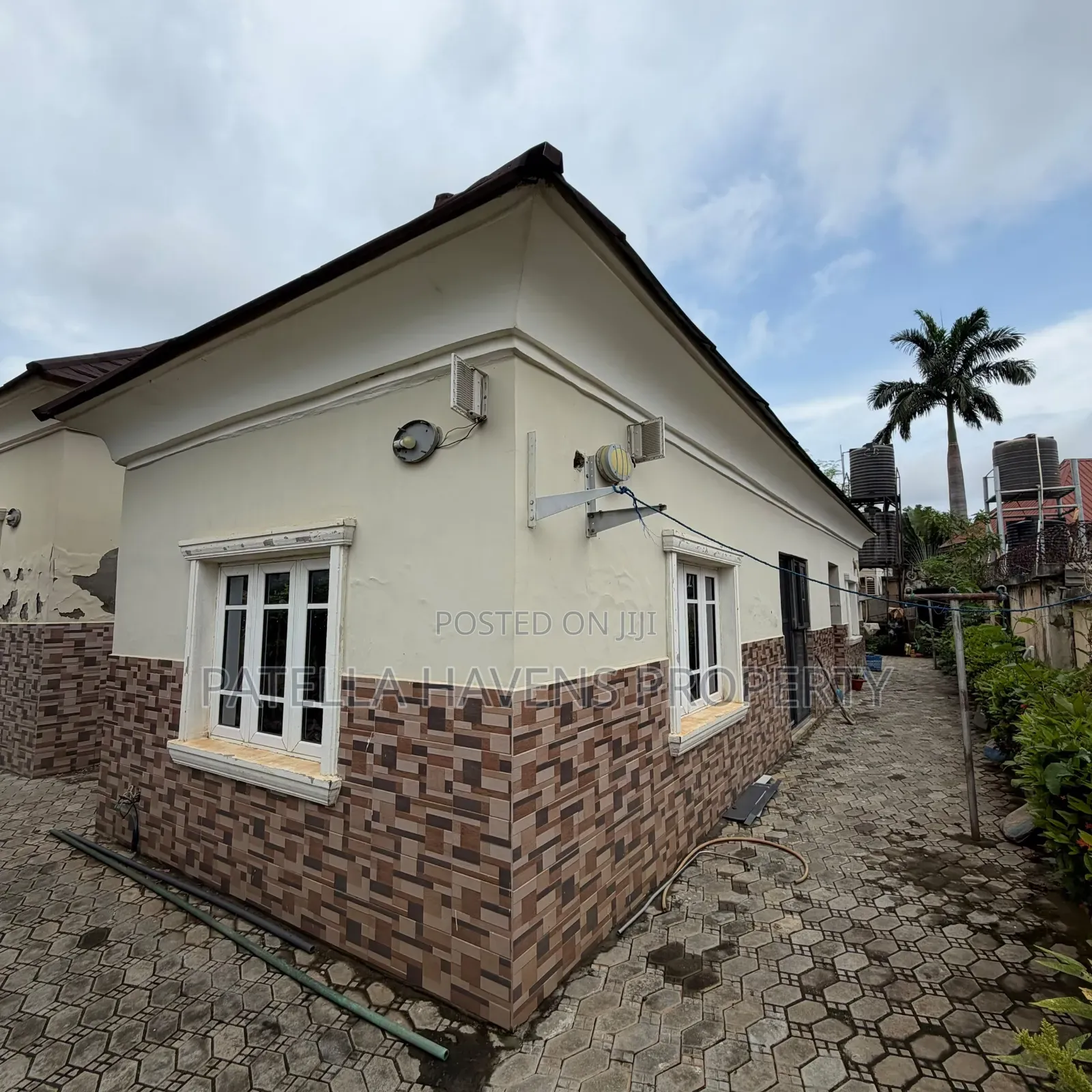 3bdrm Bungalow in Life Camp for sale in Life Camp