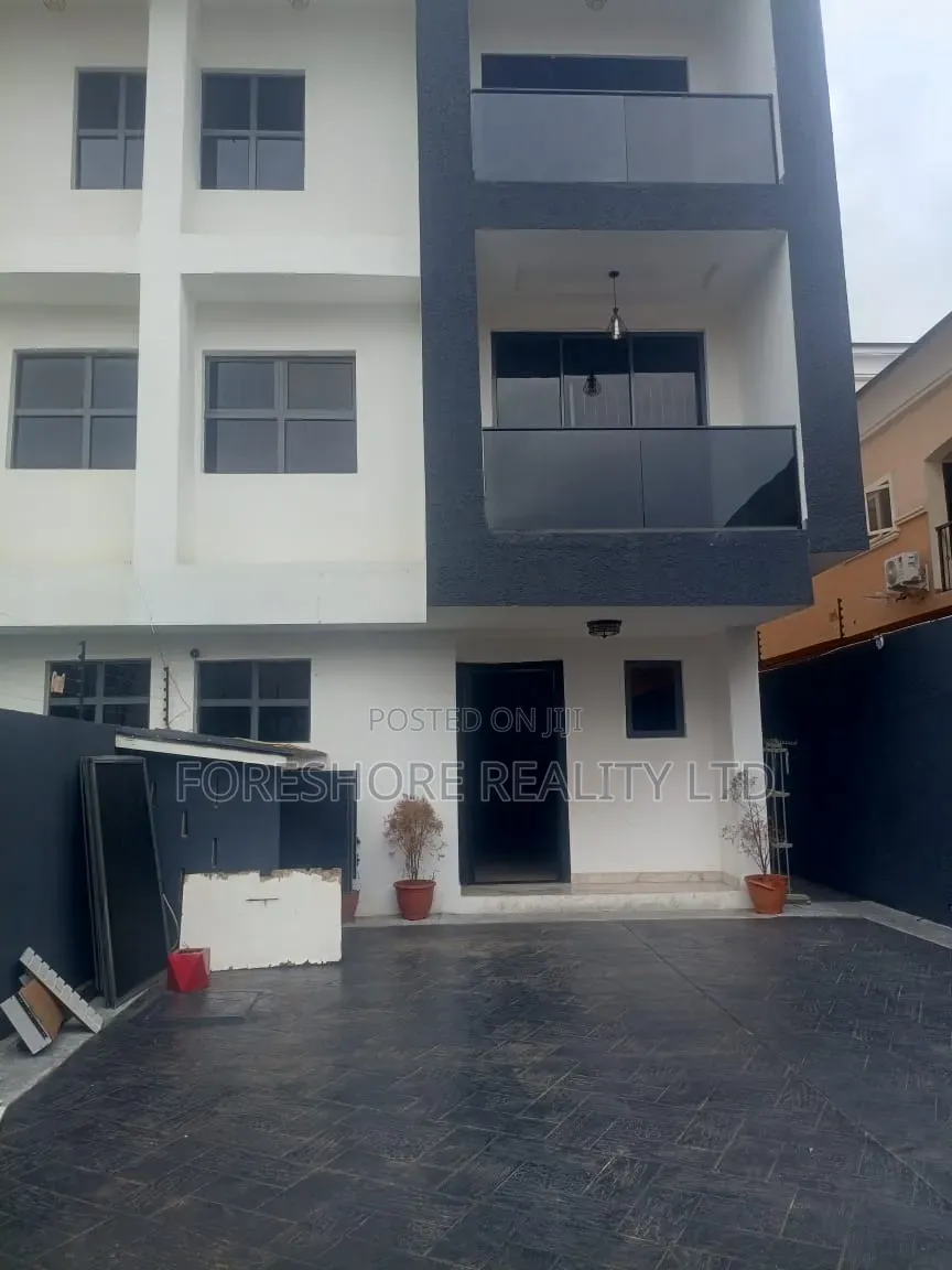 4bdrm Duplex in Magodo Phase 2 for rent in GRA Phase 2 Shangisha