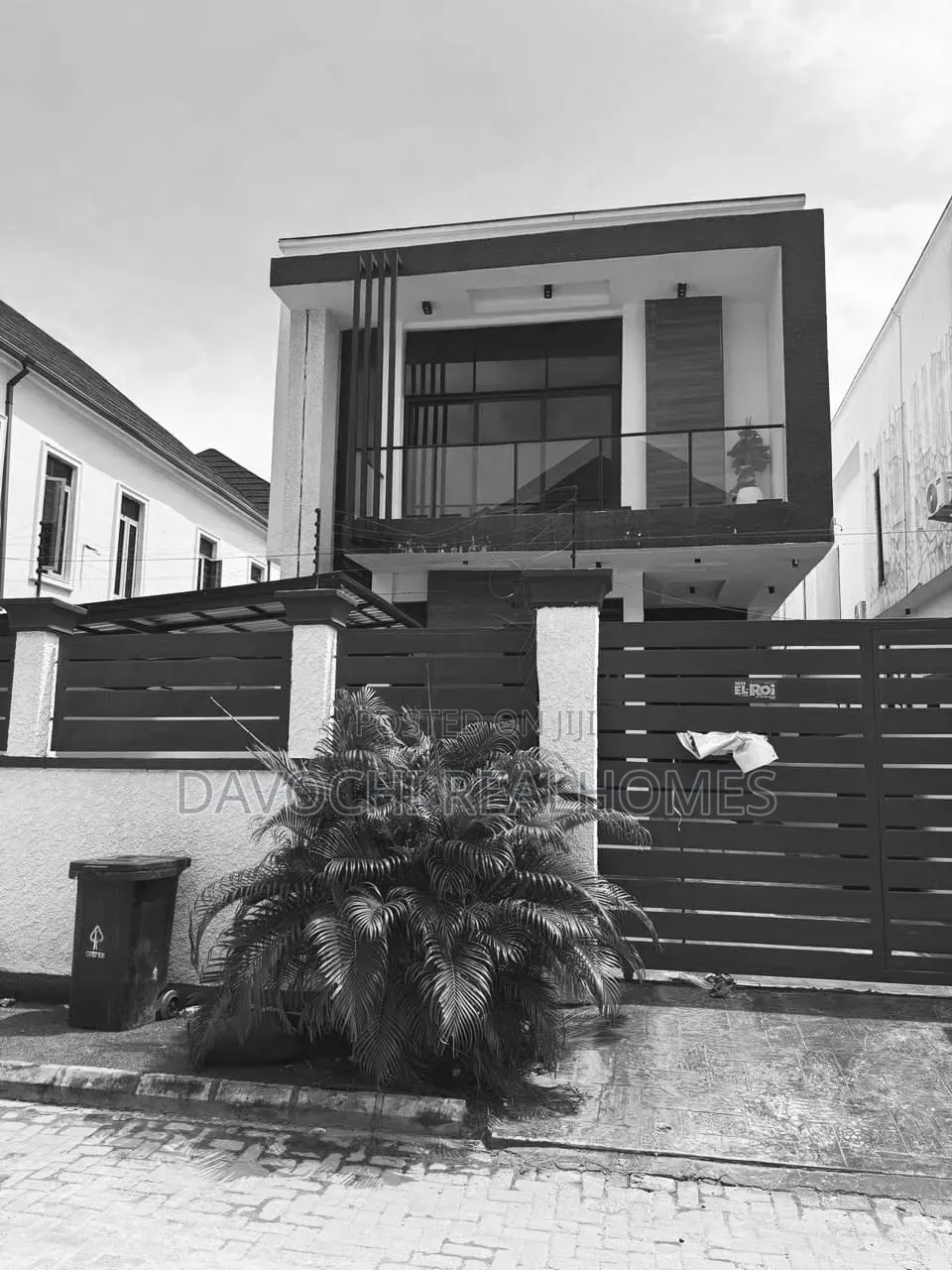 4bdrm Duplex in Chevron for rent in Chevron