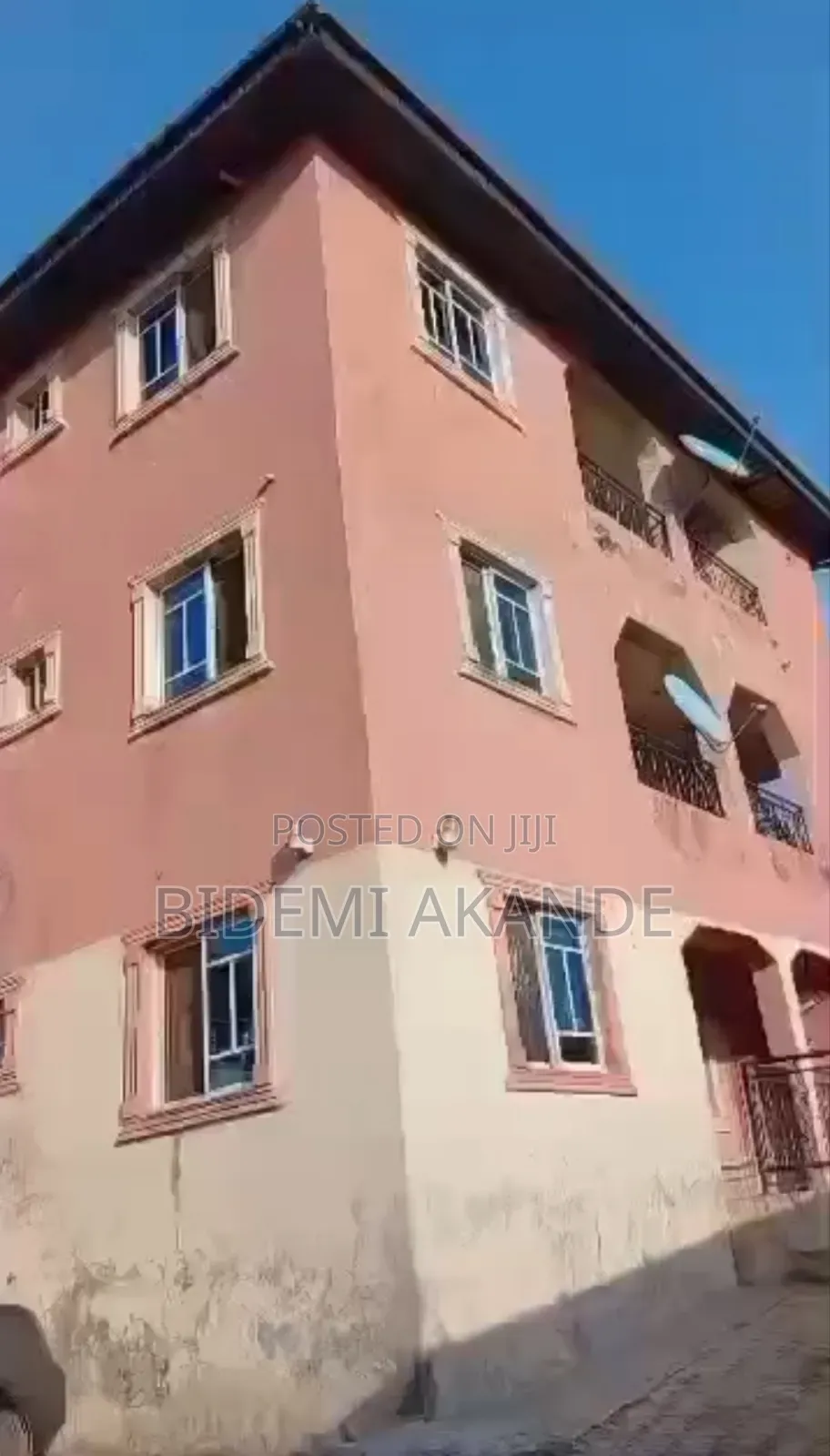 20bdrm Block of Flats in Obafemi-Owode for sale in Obafemi-Owode
