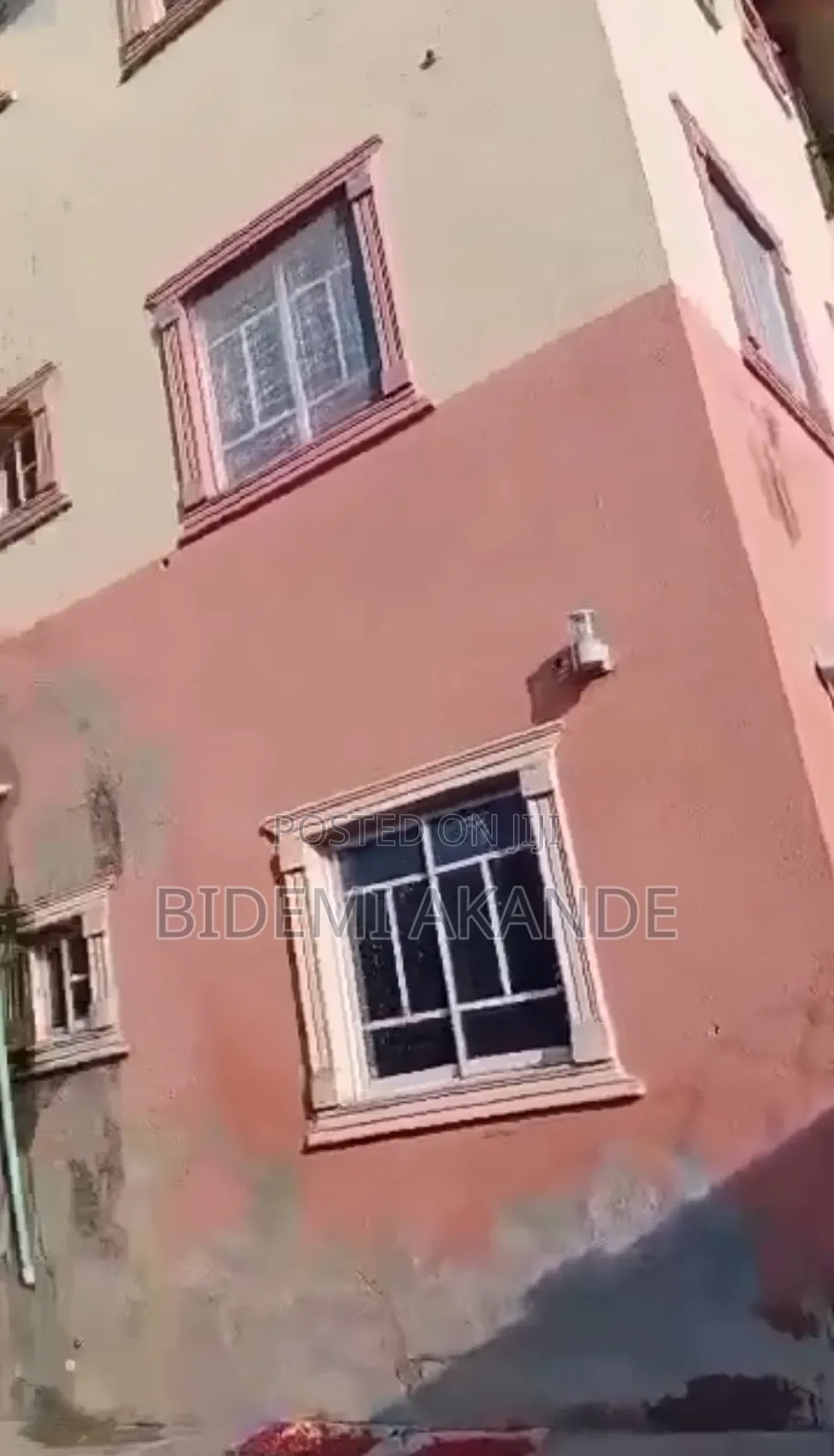 20bdrm Block of Flats in Obafemi-Owode for sale in Obafemi-Owode
