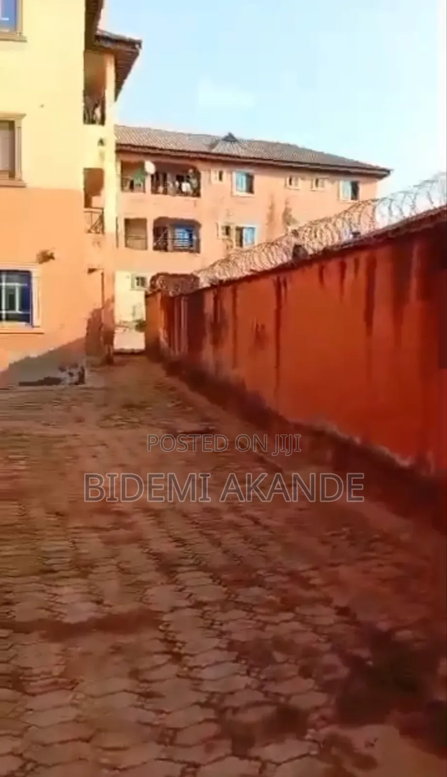 20bdrm Block of Flats in Obafemi-Owode for sale in Obafemi-Owode