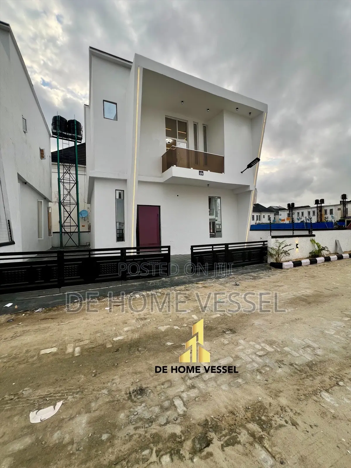4bdrm Duplex in Ikota for sale in Ikota