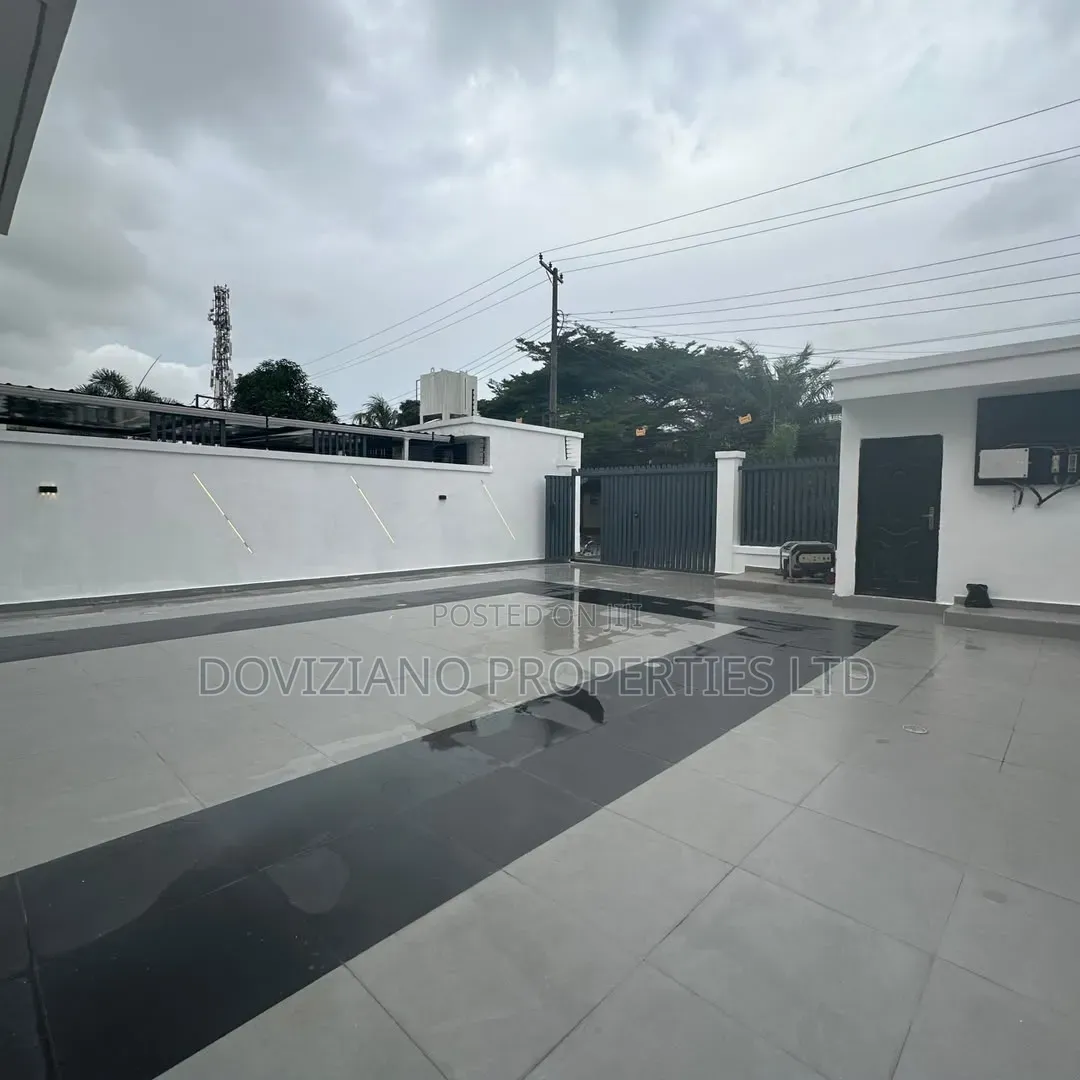5bdrm Duplex in Lekki Phase 1 for sale in Lekki Phase 1