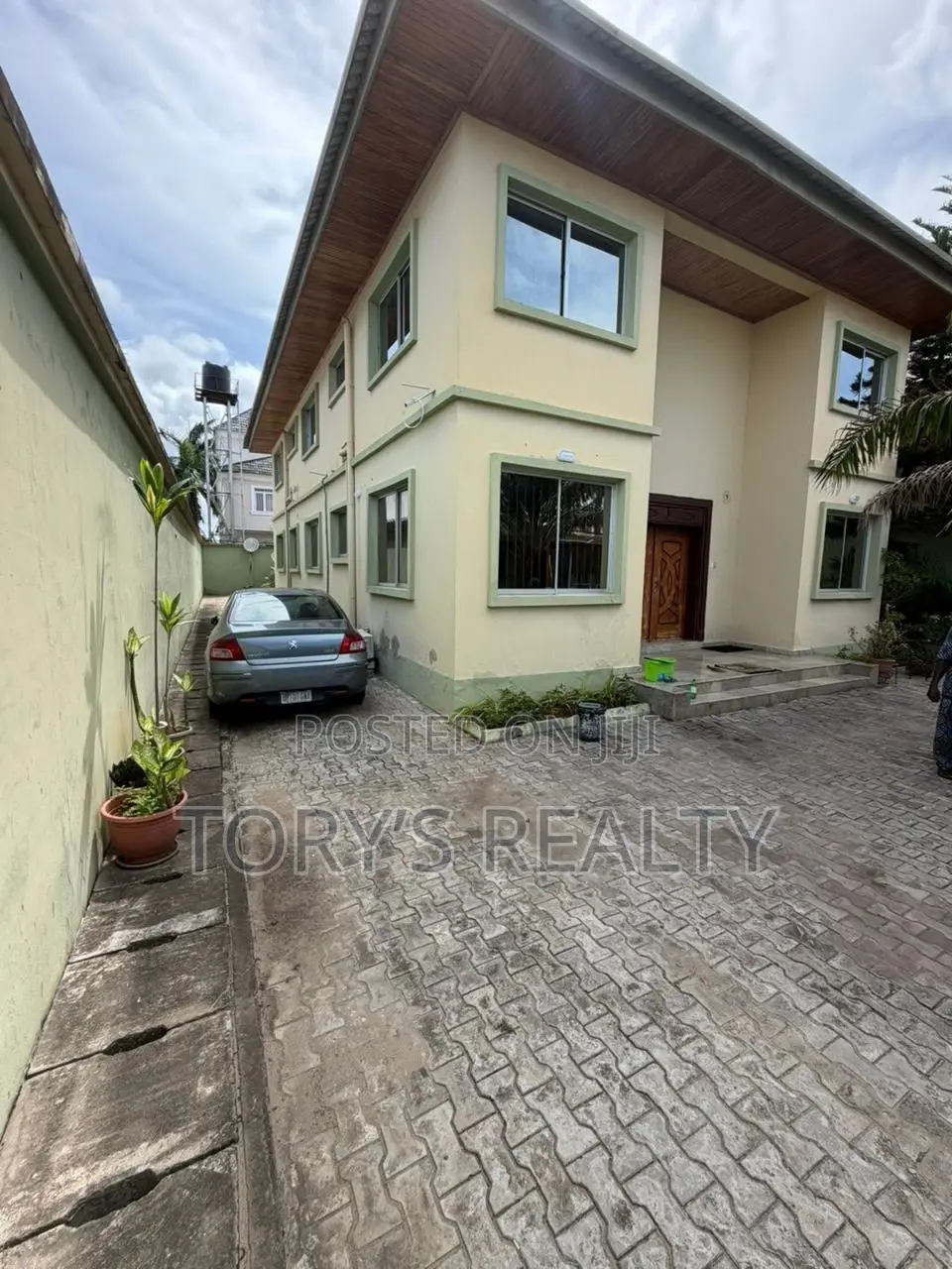 5bdrm Duplex in Lekki Phase 1 for rent in Lekki Phase 1