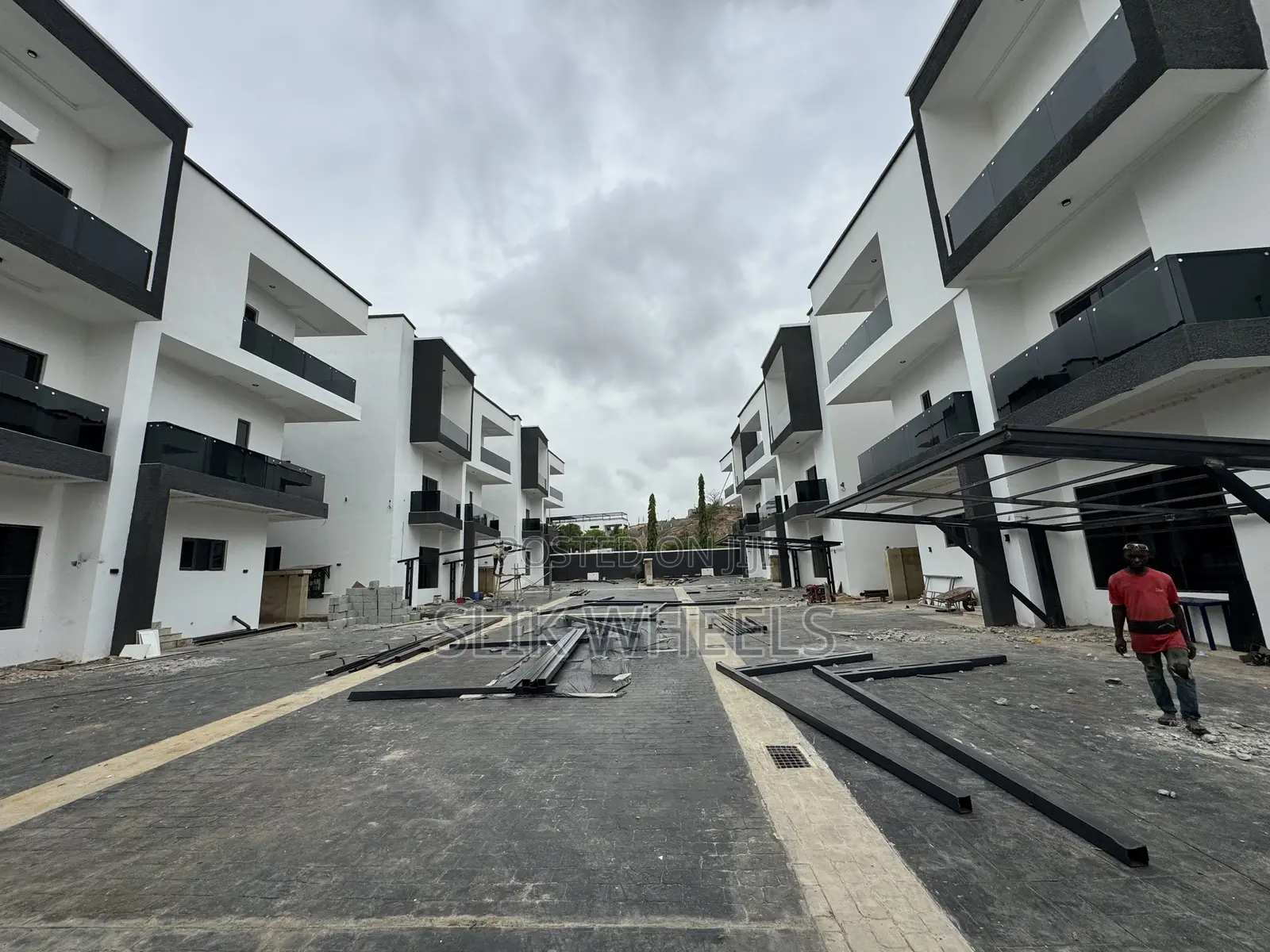Exclusive 6 Bedroom Fully Detached Duplex in Katampe Extension