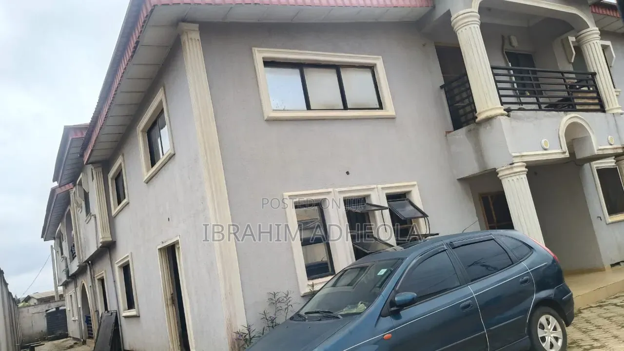 3bdrm Block of Flats in Idimu for sale in Idimu