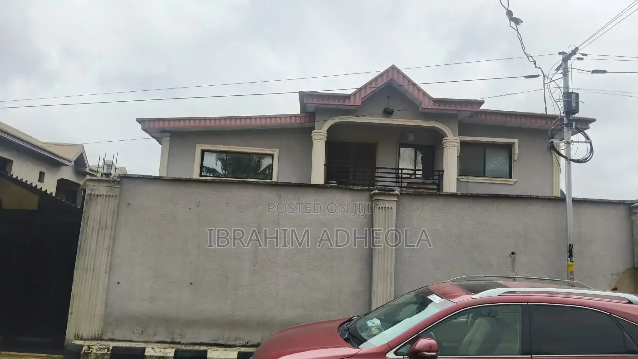 3bdrm Block of Flats in Idimu for sale in Idimu
