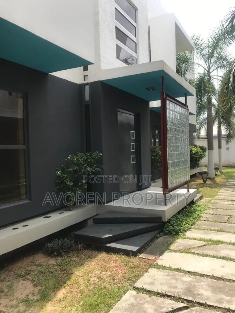 Furnished 3bdrm Apartment in Agungi for rent in Agungi