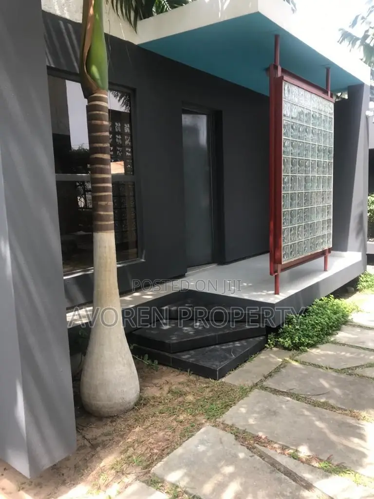 Furnished 3bdrm Apartment in Agungi for rent in Agungi