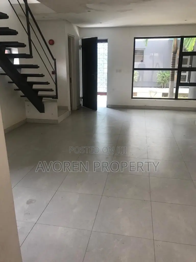 Furnished 3bdrm Apartment in Agungi for rent in Agungi