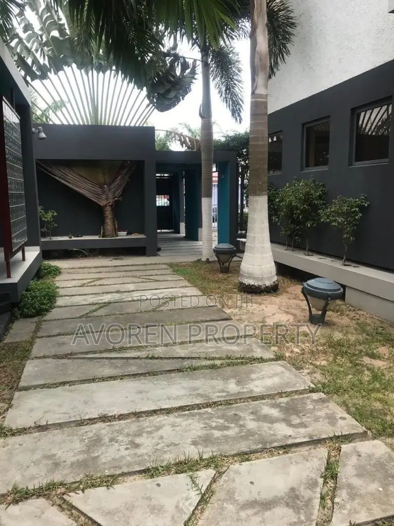 Furnished 3bdrm Apartment in Agungi for rent in Agungi