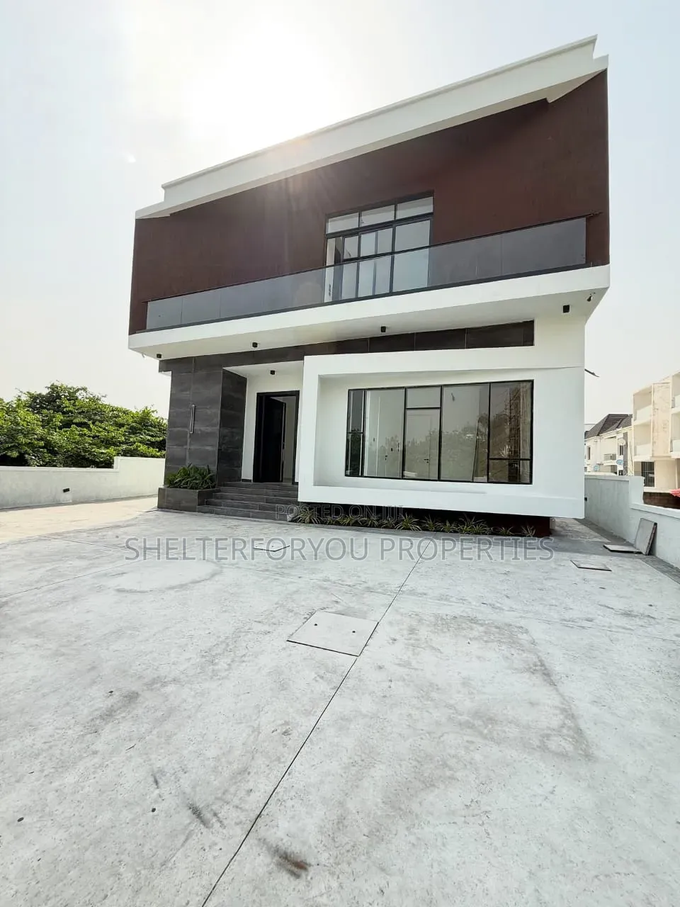 5bdrm Duplex in Ikota for sale in Ikota