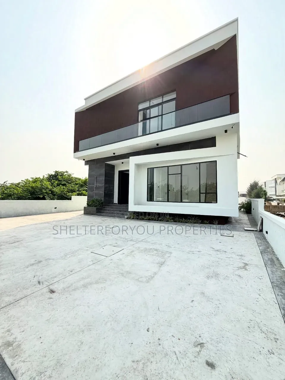 5bdrm Duplex in Ikota for sale in Ikota
