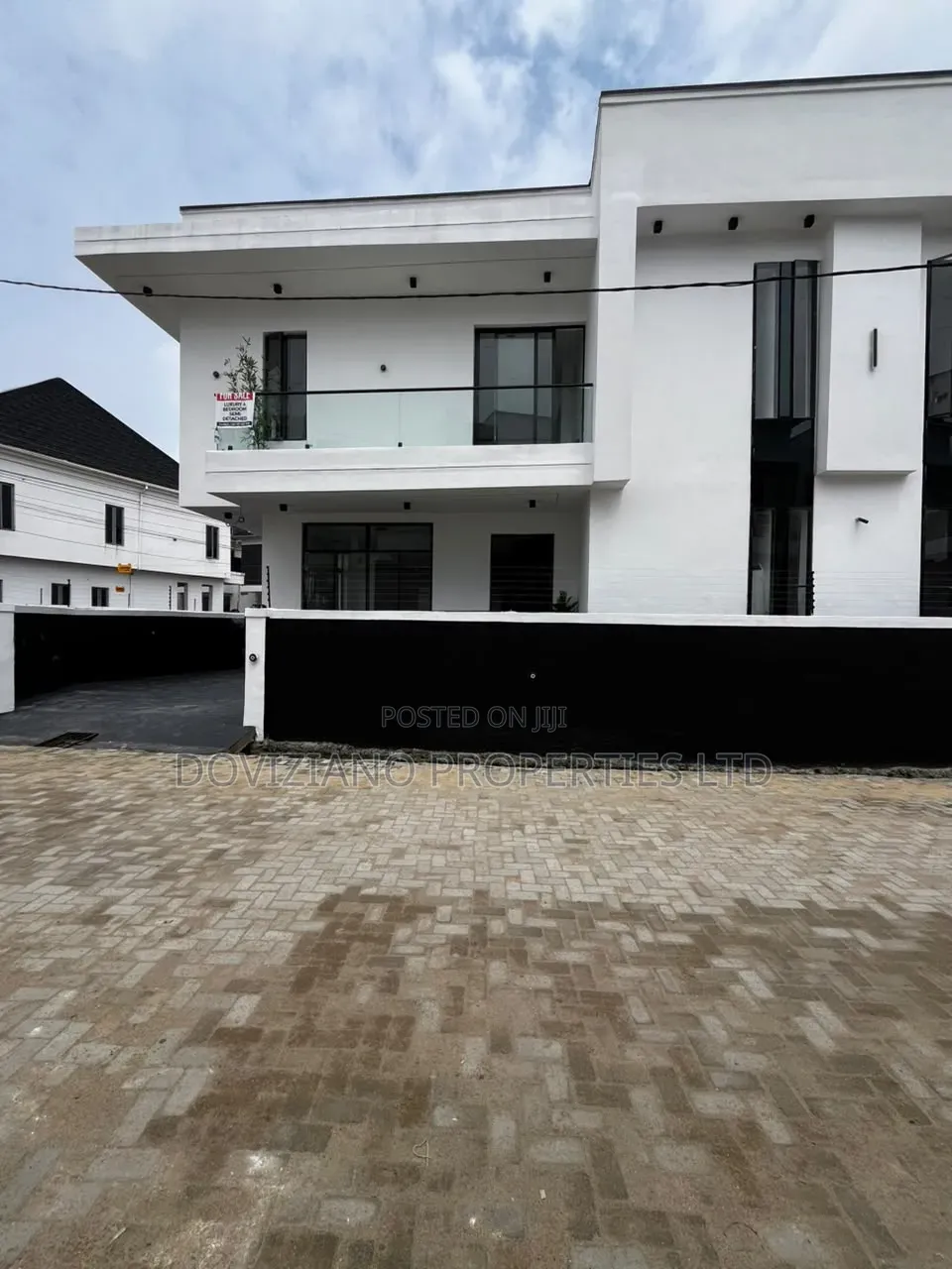 4bdrm Duplex in Off Lekki-Epe Expressway for sale in Off Lekki-Epe Expressway