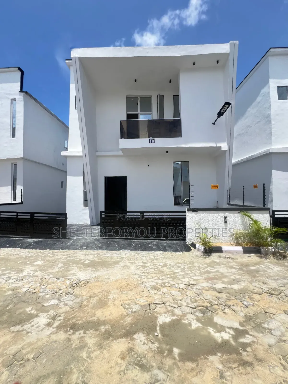 4bdrm Duplex in Ikota for sale in Ikota