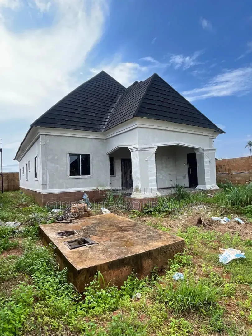 4bdrm Bungalow in Benin City for sale in Benin City