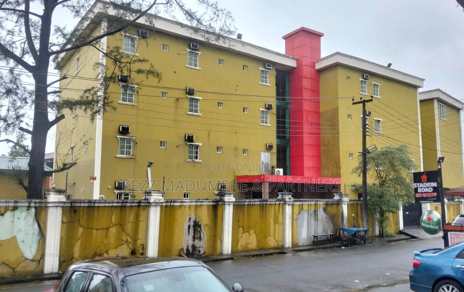 To Let / Lease : Functional 80 Rooms Hotel in Ph in Rumuomasi
