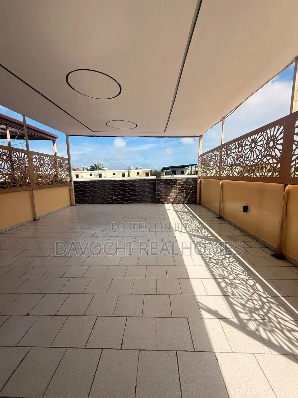 4bdrm Duplex in MacPherson for rent in MacPherson