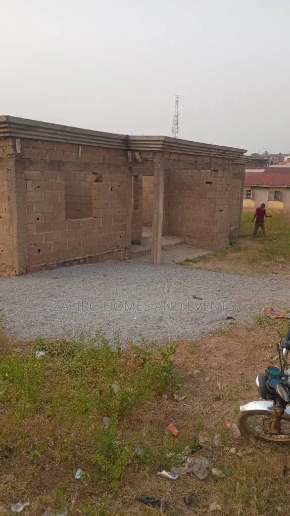 6bdrm Bungalow in Sabo Ojoo, Along for sale in Ojoo