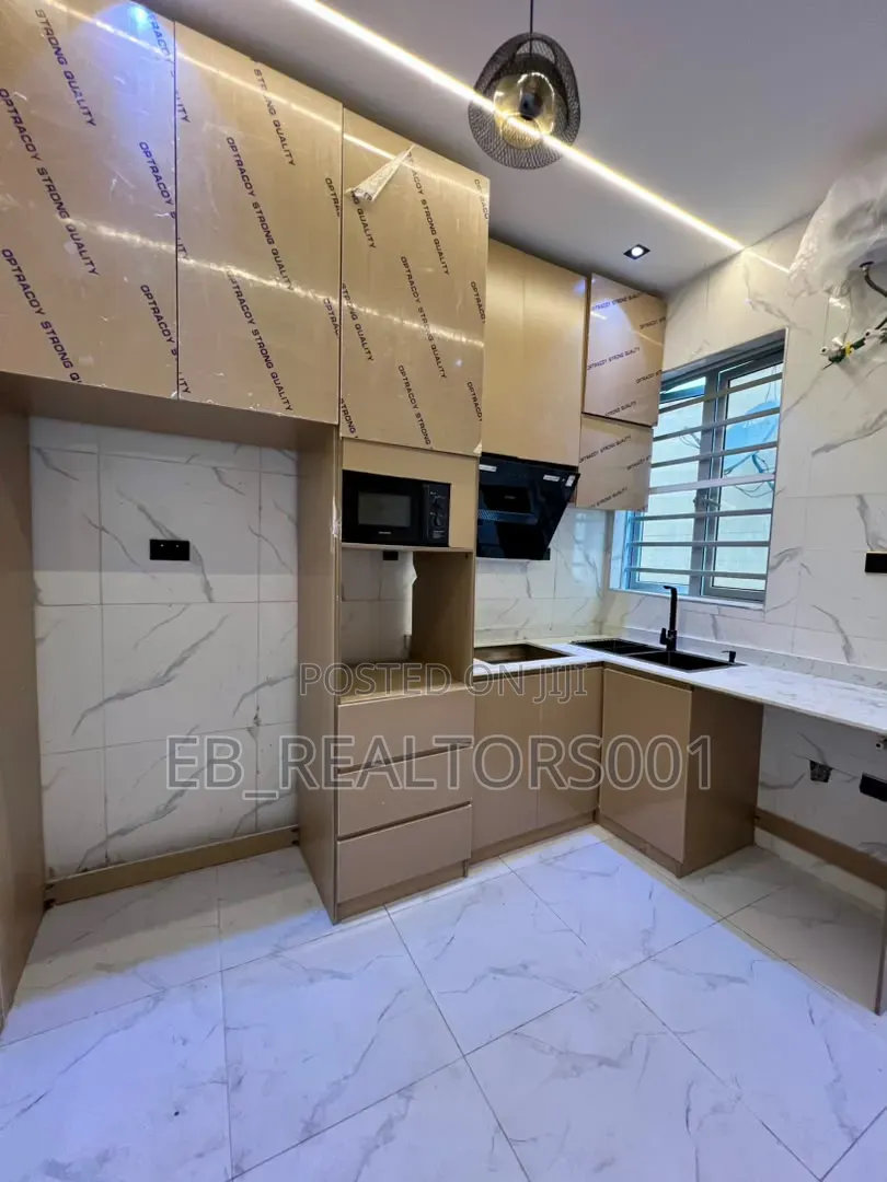 4bdrm Duplex in Secured Estate, Ikota for sale in Ikota