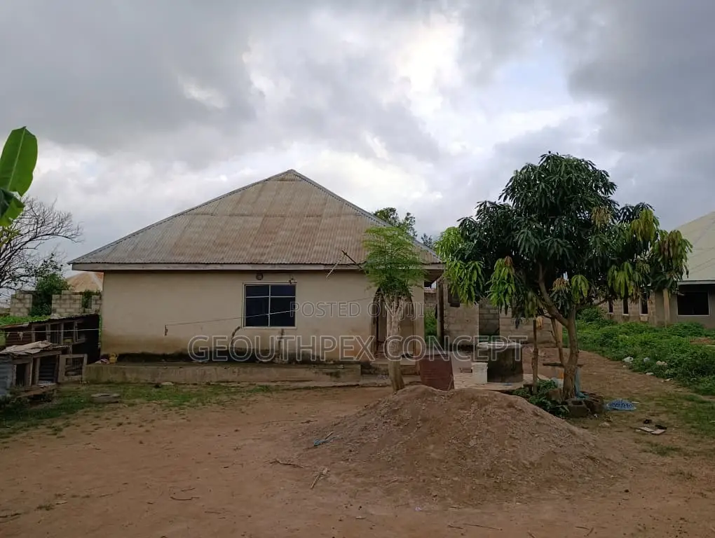 2bdrm Bungalow in Moniya for sale in Moniya