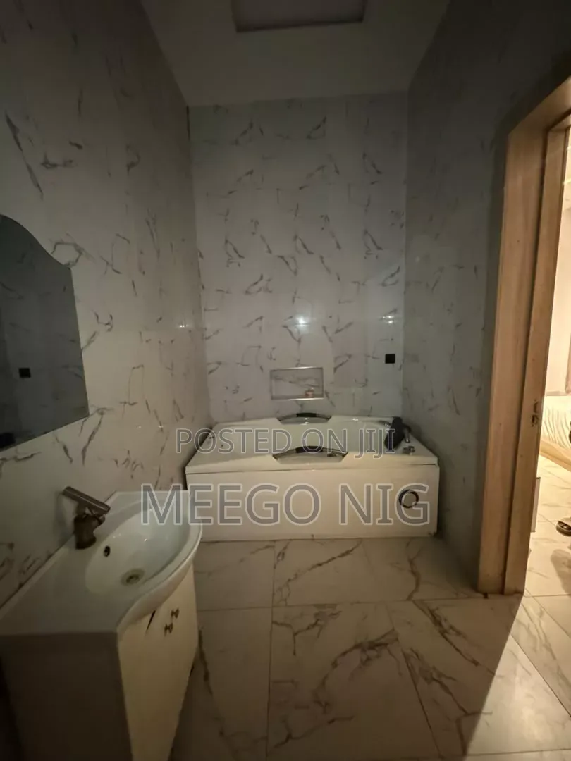 1bdrm Shared Apartment in Ikota Villa Estate for rent in Ikota