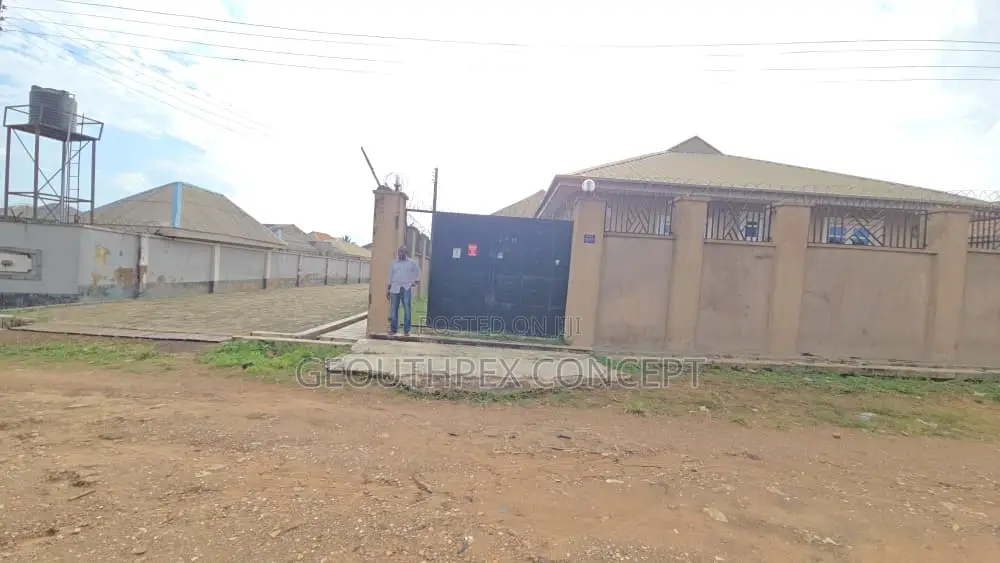 3bdrm Bungalow in Temidire Estate, Ologuneru for sale in Ologuneru