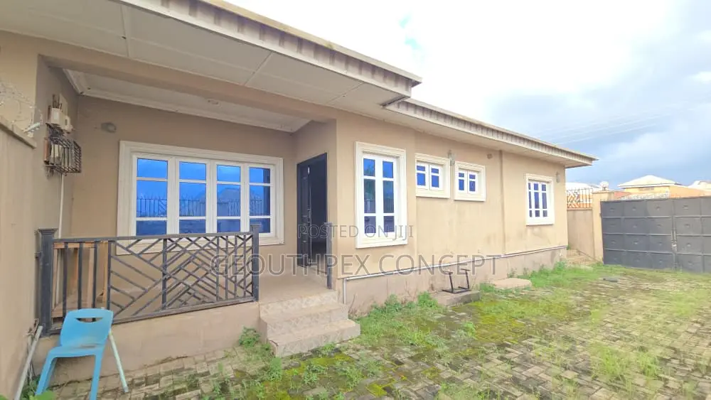 3bdrm Bungalow in Temidire Estate, Ologuneru for sale in Ologuneru