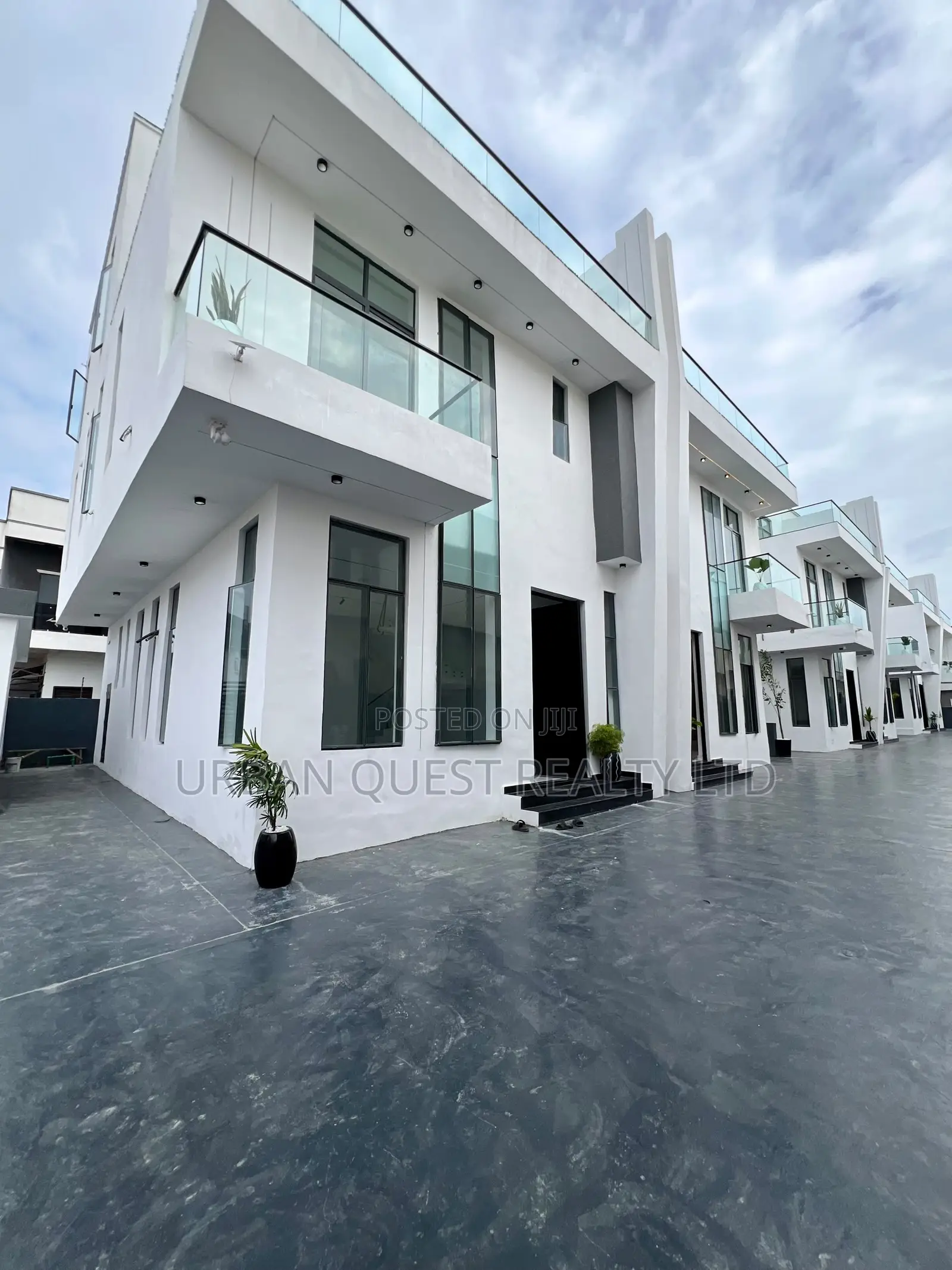 5bdrm Duplex in Orchid Lekki for sale in Lekki