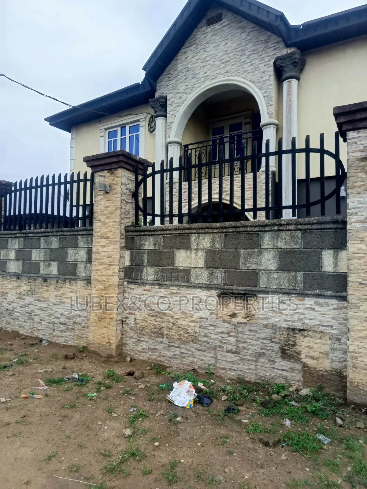 3bdrm Block of Flats in Joju Igbala Sango for sale in Ado-Odo/Ota