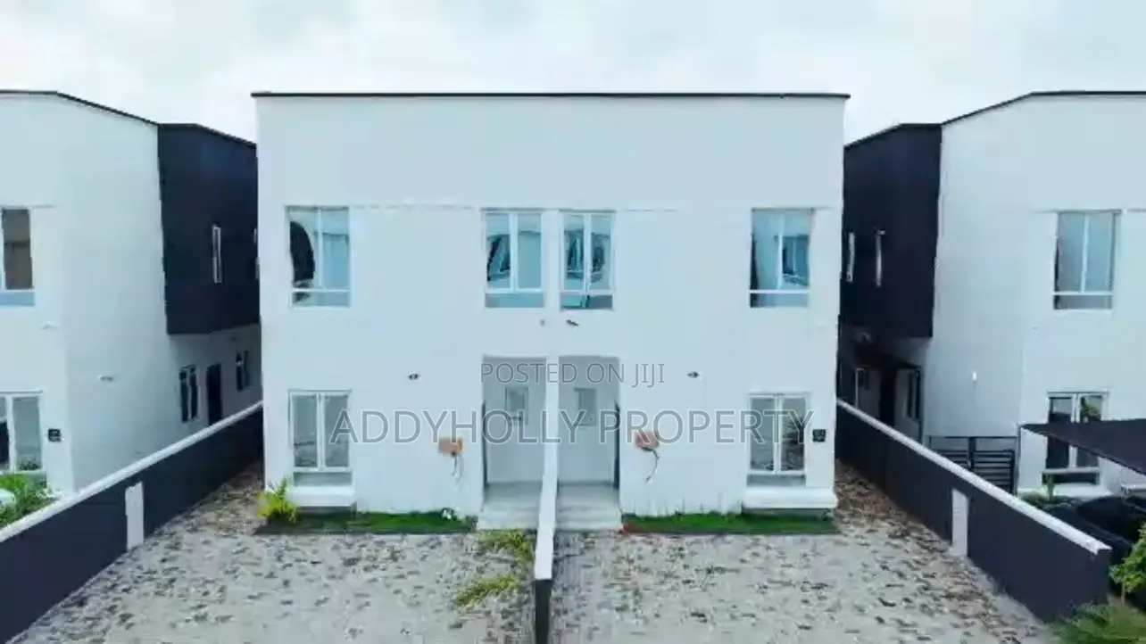 3bdrm Duplex in Eleko for sale in Eleko