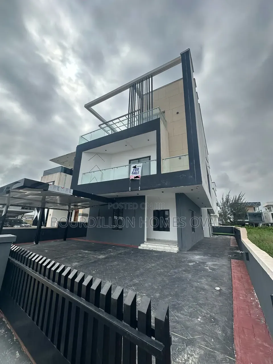 5bdrm Duplex in Megamound, Lekki for sale in Ikota
