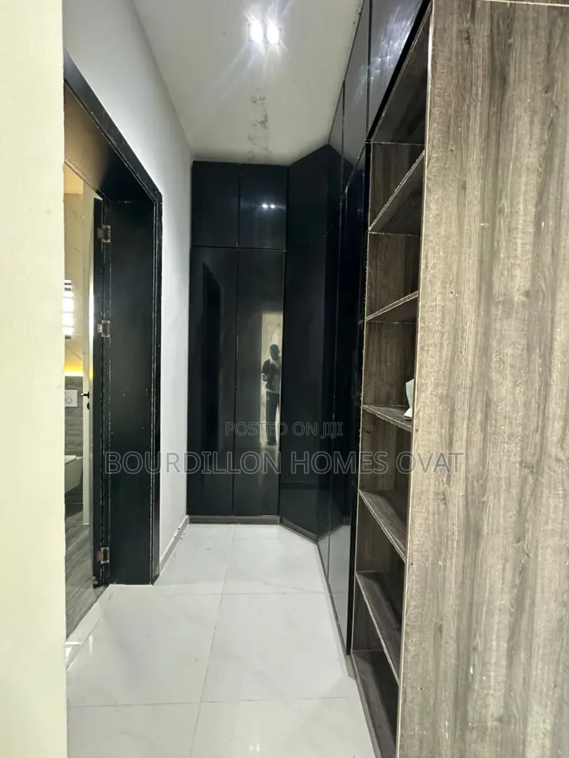 5bdrm Duplex in Megamound, Lekki for sale in Ikota