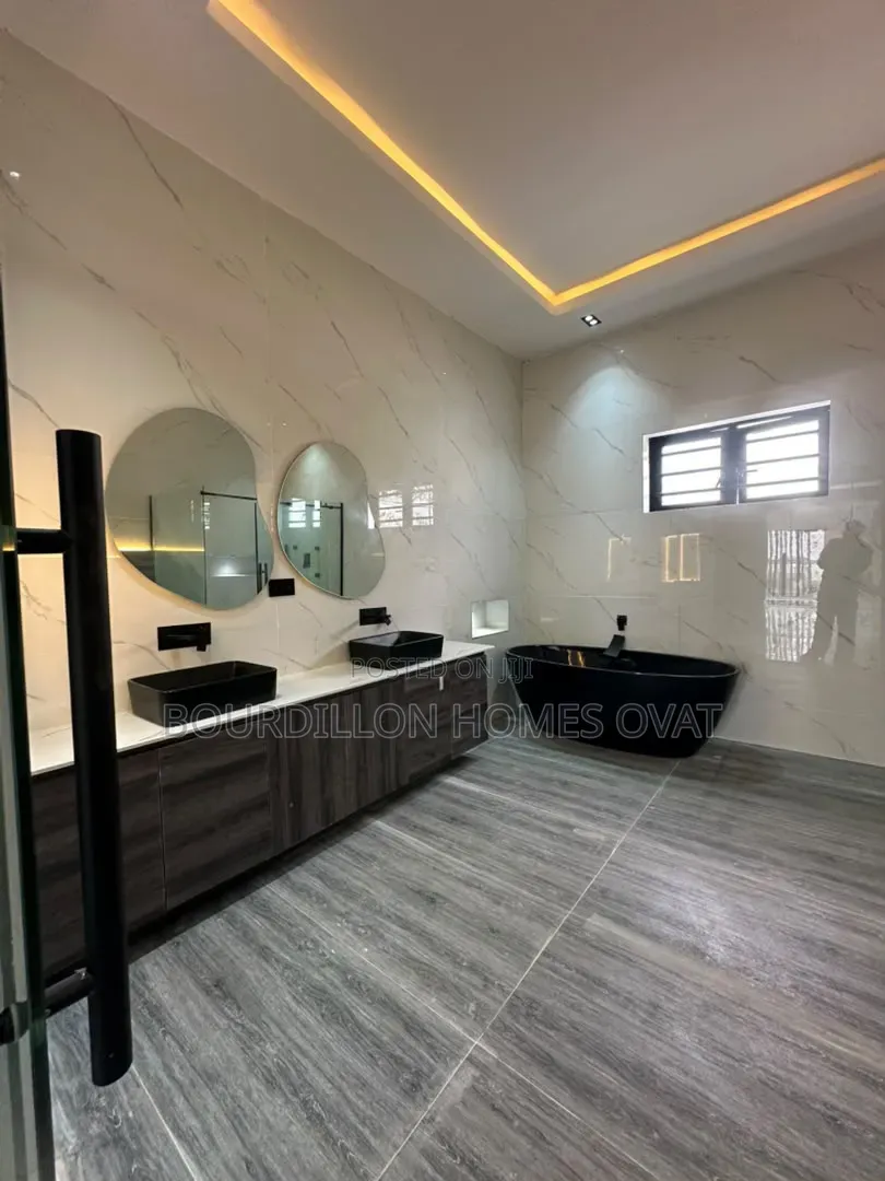 5bdrm Duplex in Megamound, Lekki for sale in Ikota