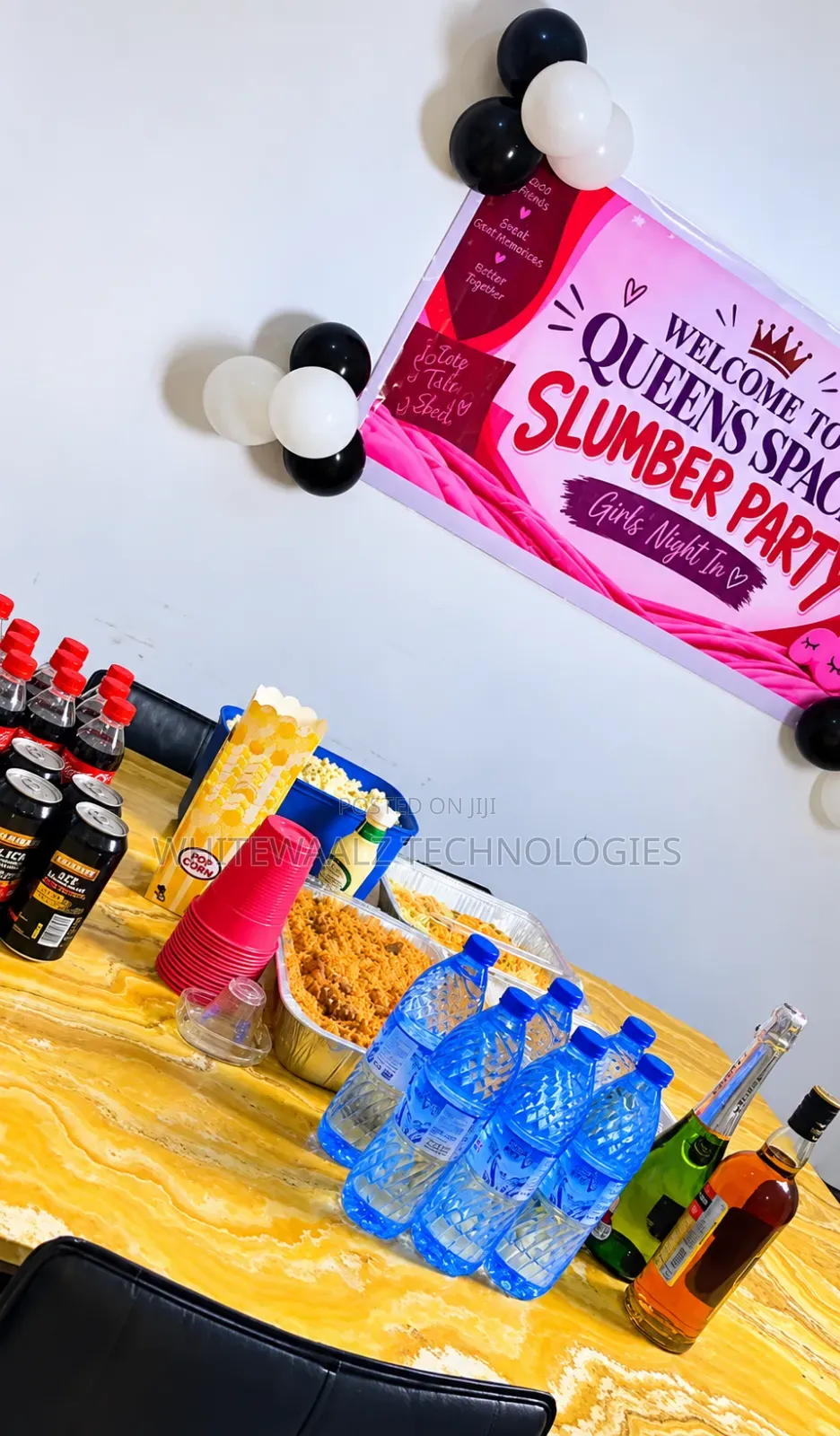 2 Bedroom Serviced Apartment for Shortlet Built for Parties in Phase 2 / Jikwoyi