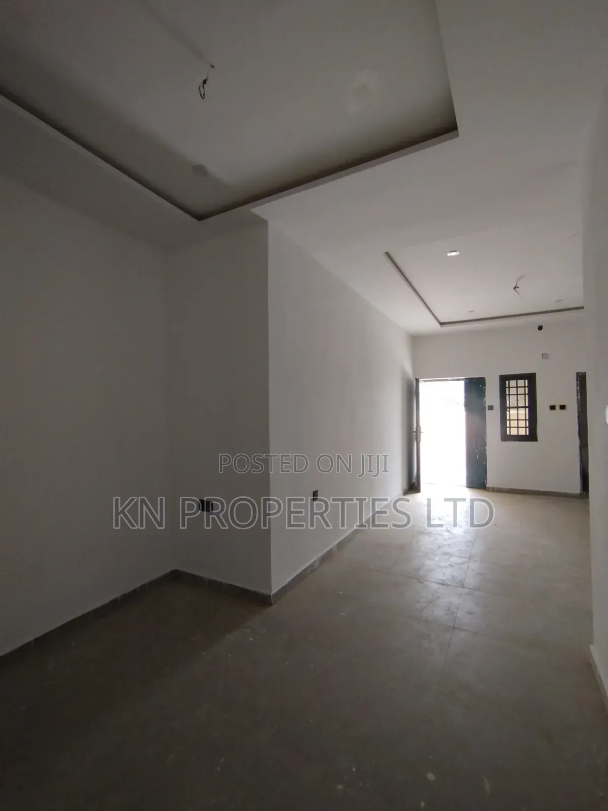 2bdrm Block of Flats in Airport Road, Sabon Lugbe for rent in Sabon Lugbe