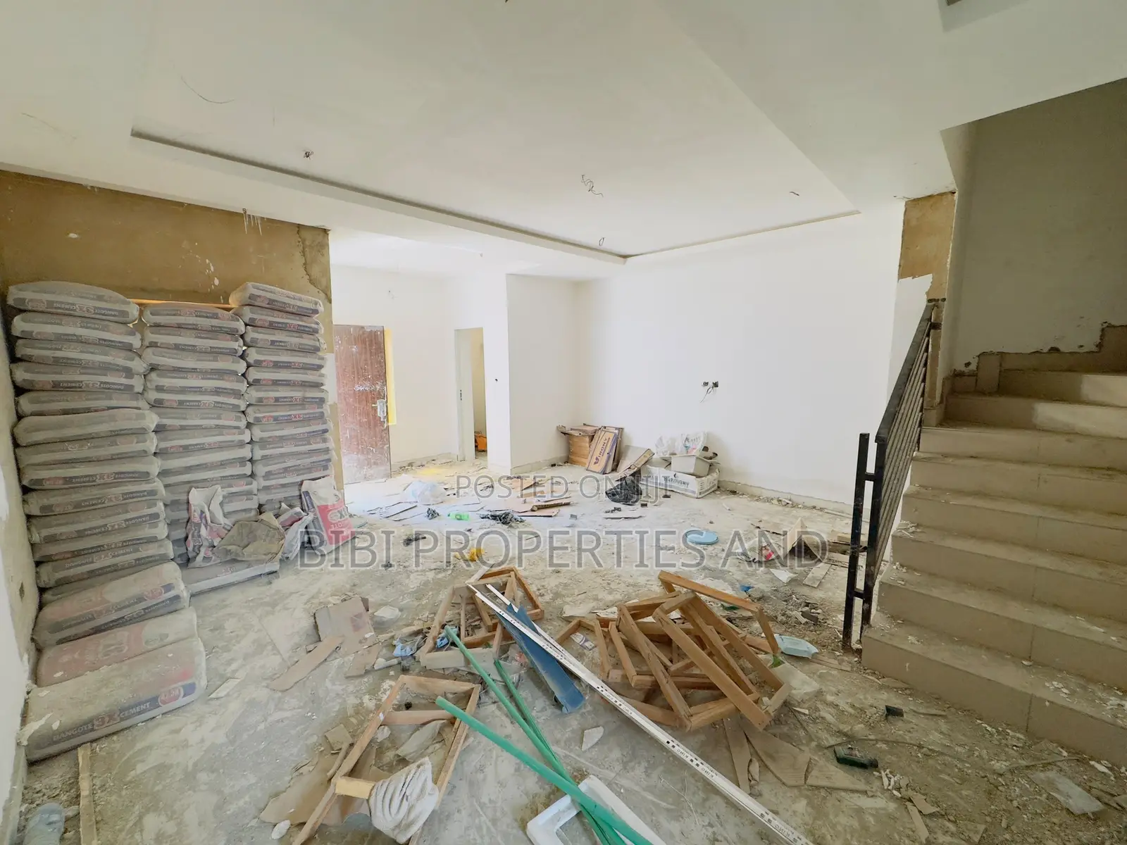4bdrm Townhouse/Terrace in Life Camp for sale in Life Camp