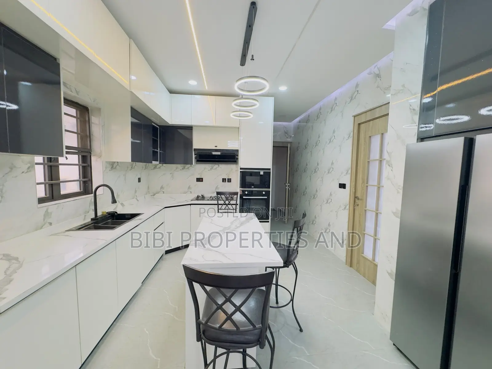 5bdrm Duplex in Guzape District for sale in Guzape District