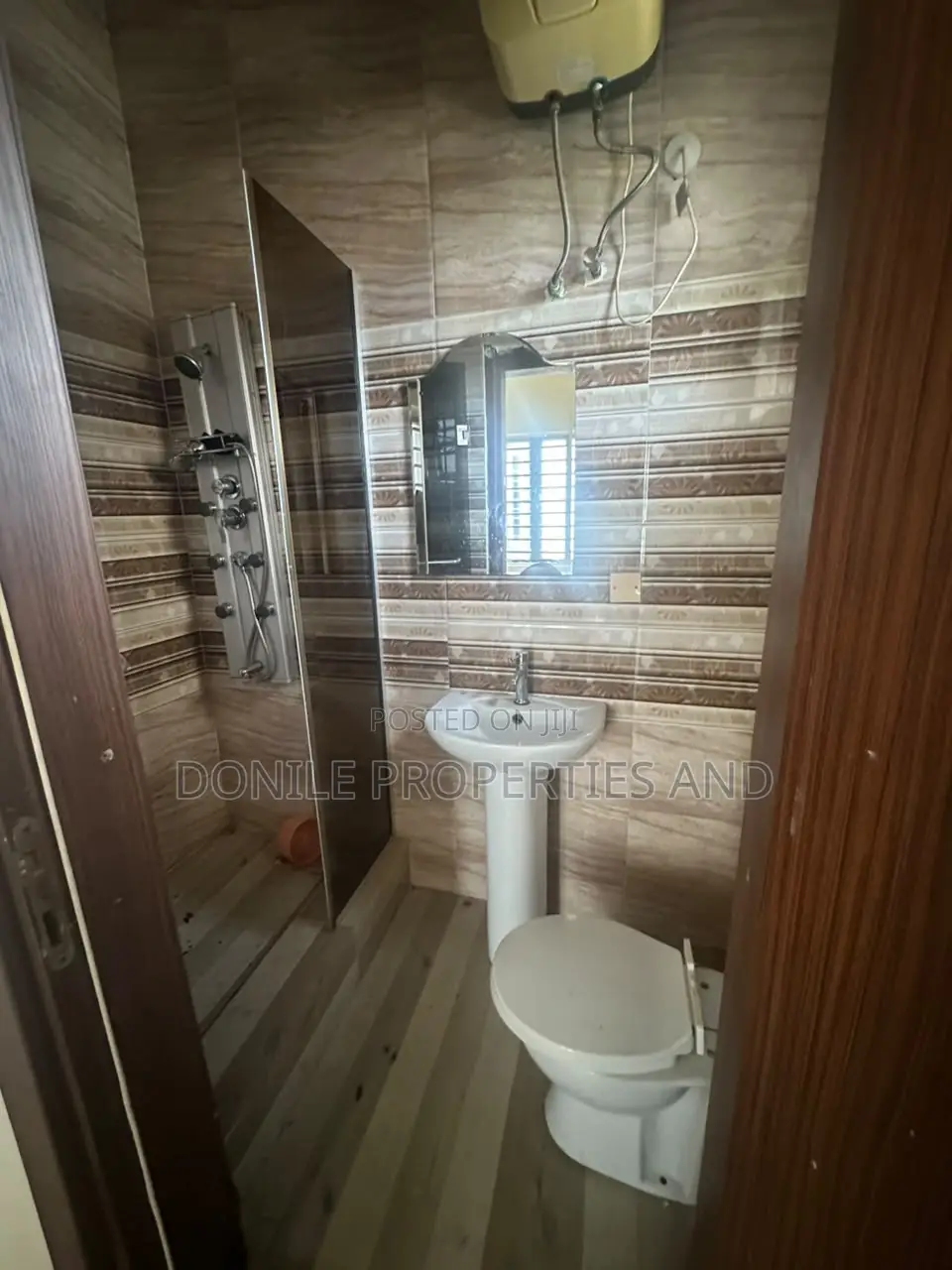 5bdrm Duplex in Osapa London for sale in Osapa london