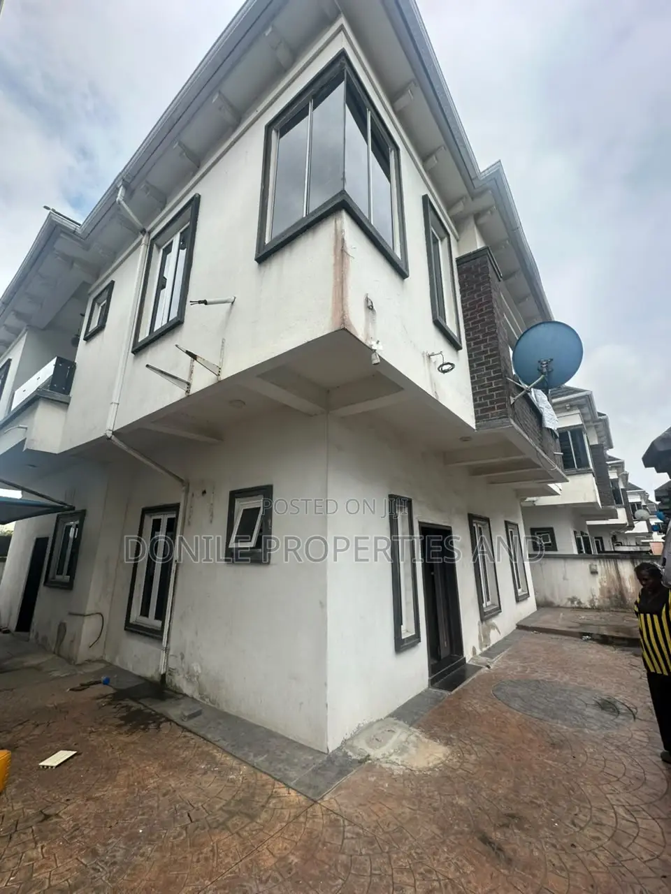 5bdrm Duplex in Osapa London for sale in Osapa london