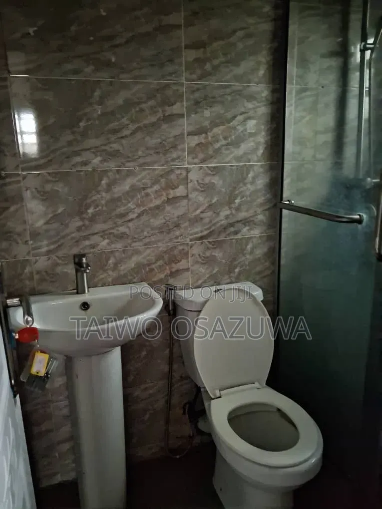 2bdrm Apartment in Badora Road for rent in Ado / Ajah